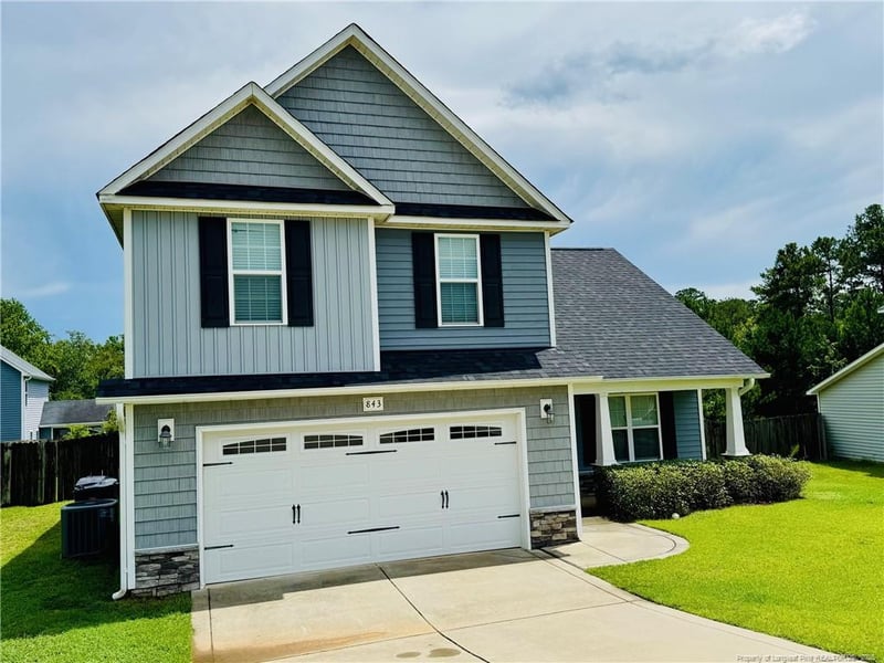 843 Screech Owl Dr, Hope Mills, NC 28348