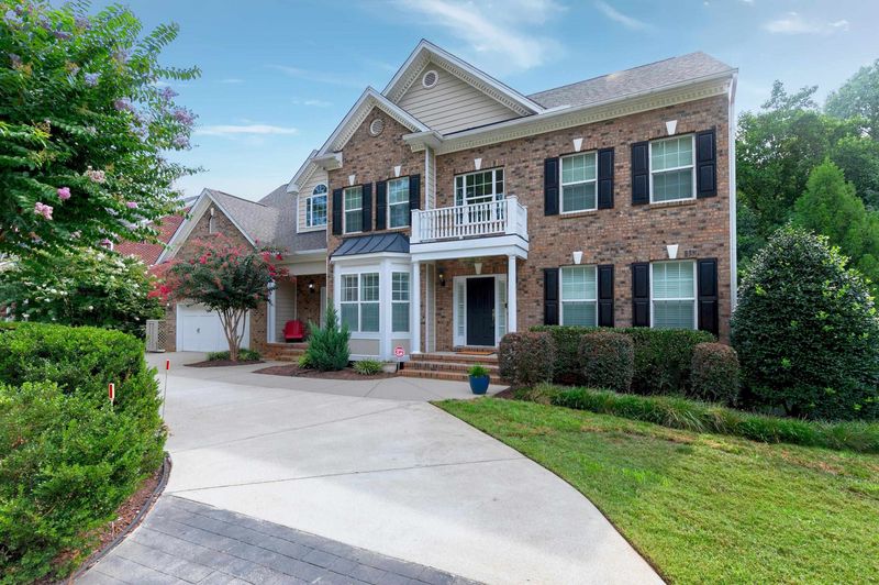 8431 Henderson Rd, Apex, NC 27539