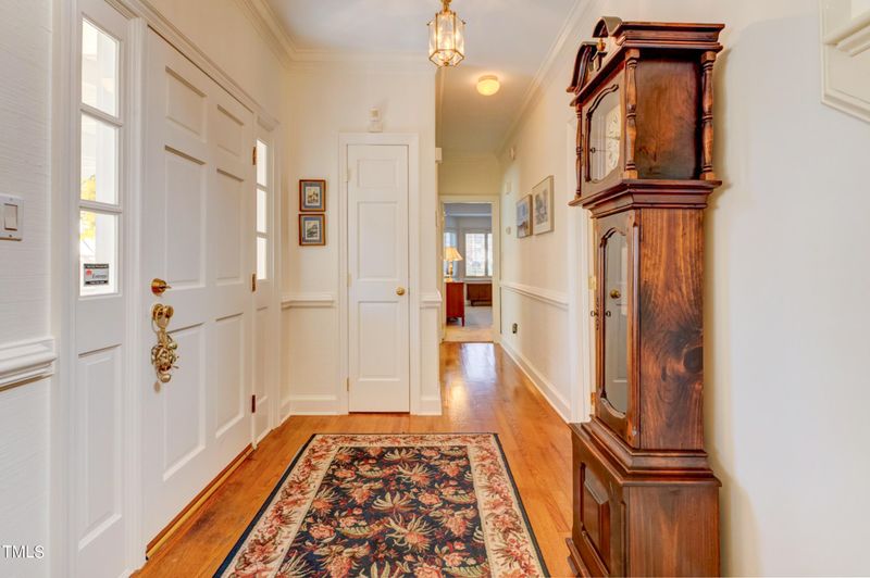 8432 Wycombe Ln, Raleigh, NC 27615