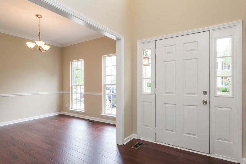 8433 Hobhouse Cir, Raleigh, NC 27615