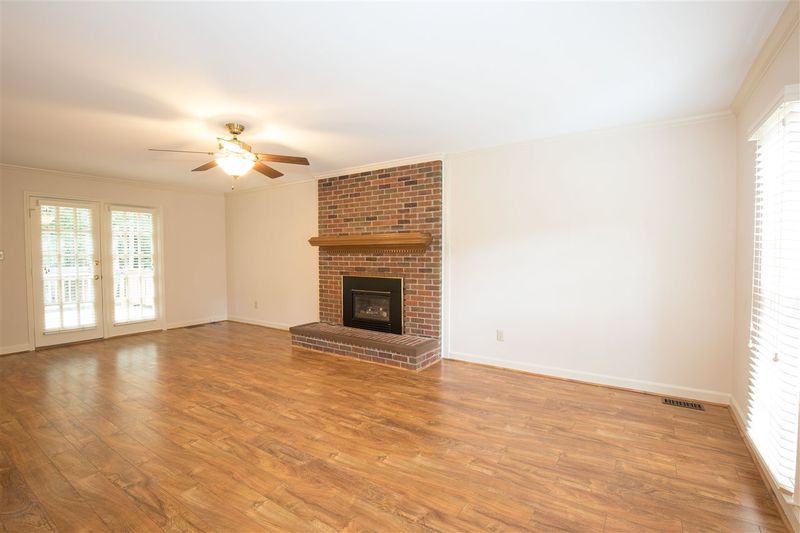 8433 Wyndridge Dr, Apex, NC 27539