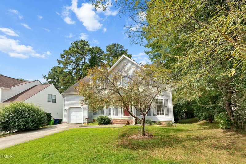 8437 Hobhouse Cir, Raleigh, NC 27615