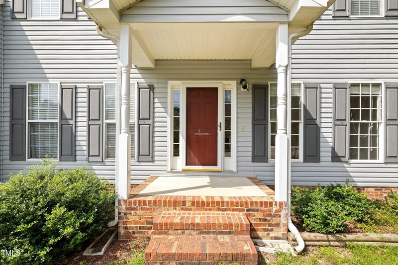 8437 Hobhouse Cir, Raleigh, NC 27615