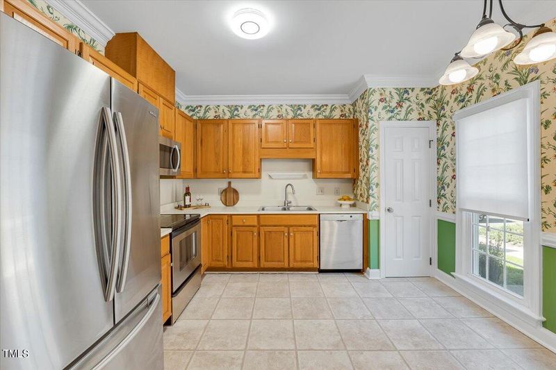 8446 Wycombe Ln, Raleigh, NC 27615