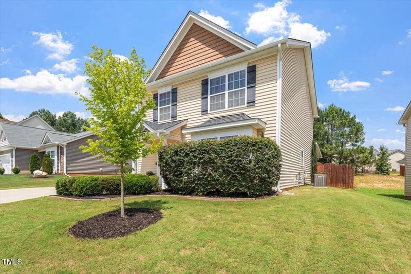 845 Bridlemine Dr, Fuquay Varina, NC 27526