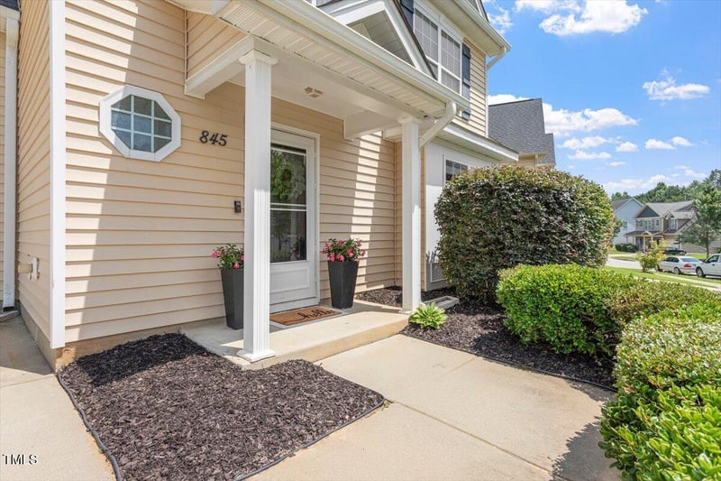845 Bridlemine Dr, Fuquay Varina, NC 27526
