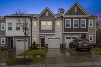 845 Oak Center Dr, Raleigh, NC 27610