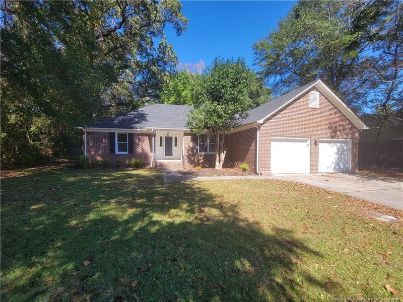 845 Red Cedar Ln, Fayetteville, NC 28306