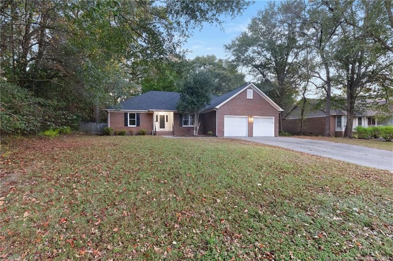 845 Red Cedar Ln, Fayetteville, NC 28306