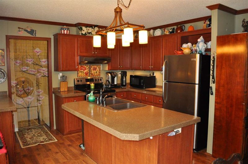 8464 Creek Rd, Willow Springs, NC 27592