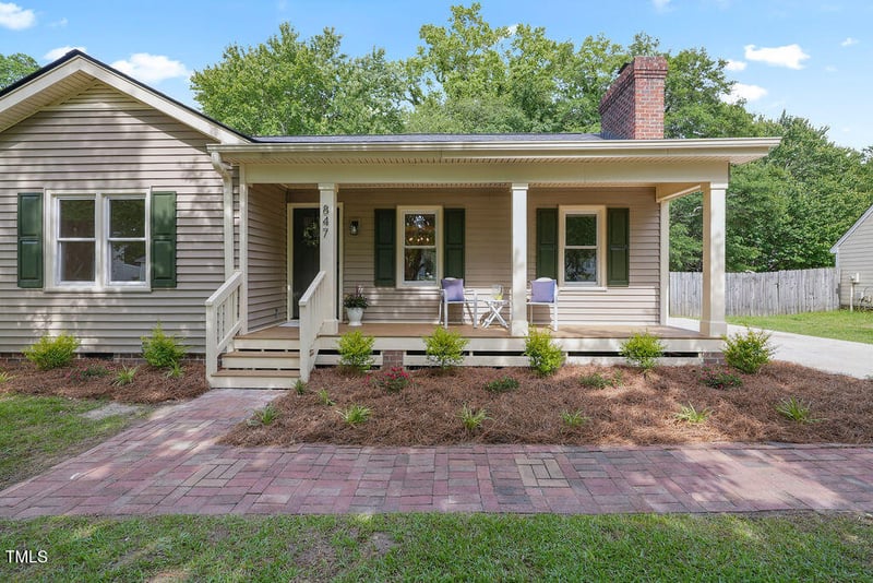 847 Maple Ln, Fuquay Varina, NC 27526