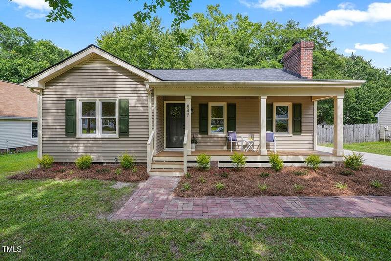 847 Maple Ln, Fuquay Varina, NC 27526
