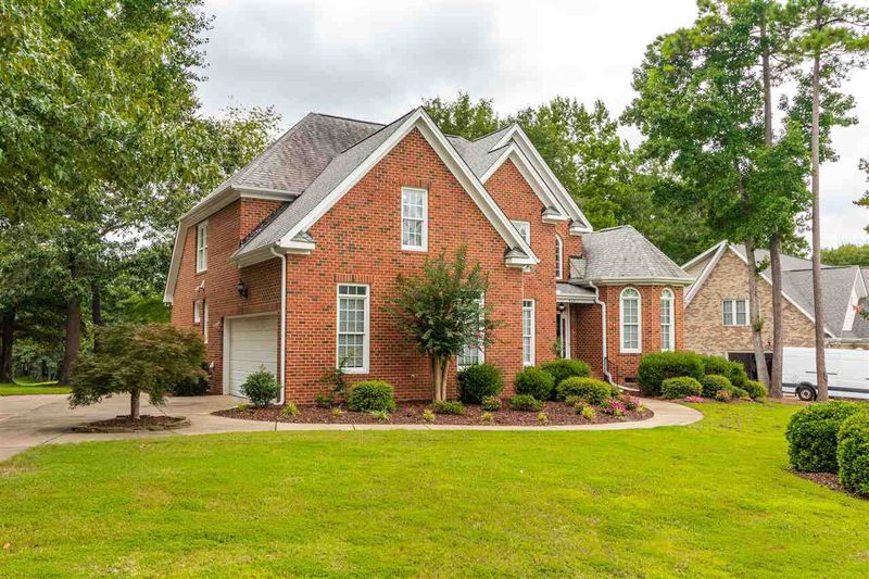 848 Parkridge Dr, Clayton, NC 27527