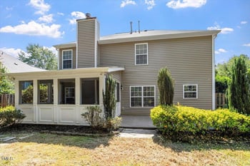 848 Red Oak Tree Dr, Fuquay Varina, NC 27526