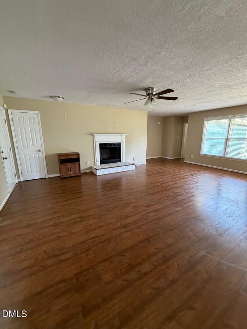 849 Santiato Dr, Fayetteville, NC 28314