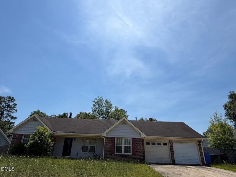 849 Santiato Dr, Fayetteville, NC 28314