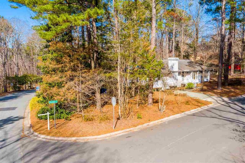 849 Shady Lawn Rd, Chapel Hill, NC 27514