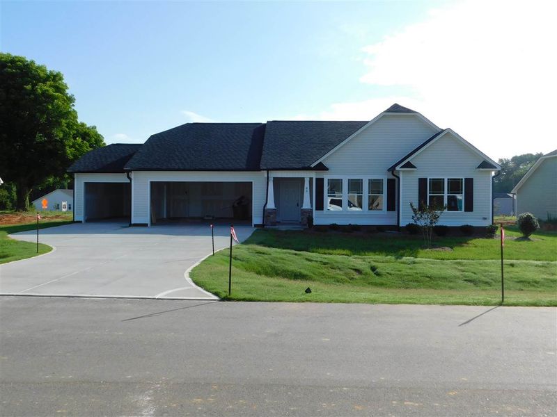 85 Agriculture St, Benson, NC 27504