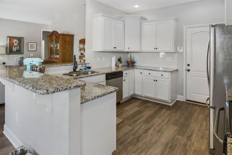 85 Braddock Dr, Lillington, NC 27546