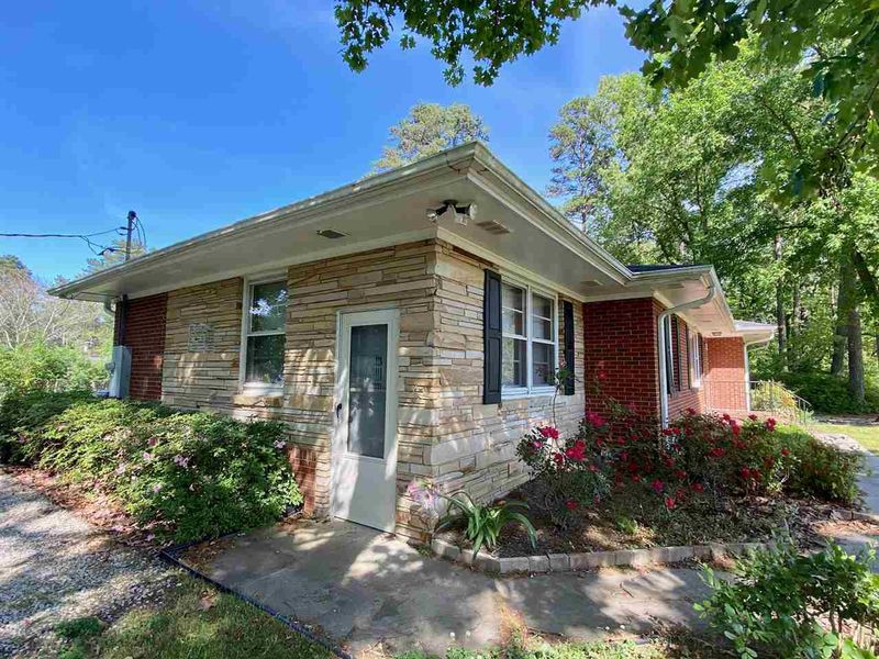 85 Burkot Rd, Lillington, NC 27546