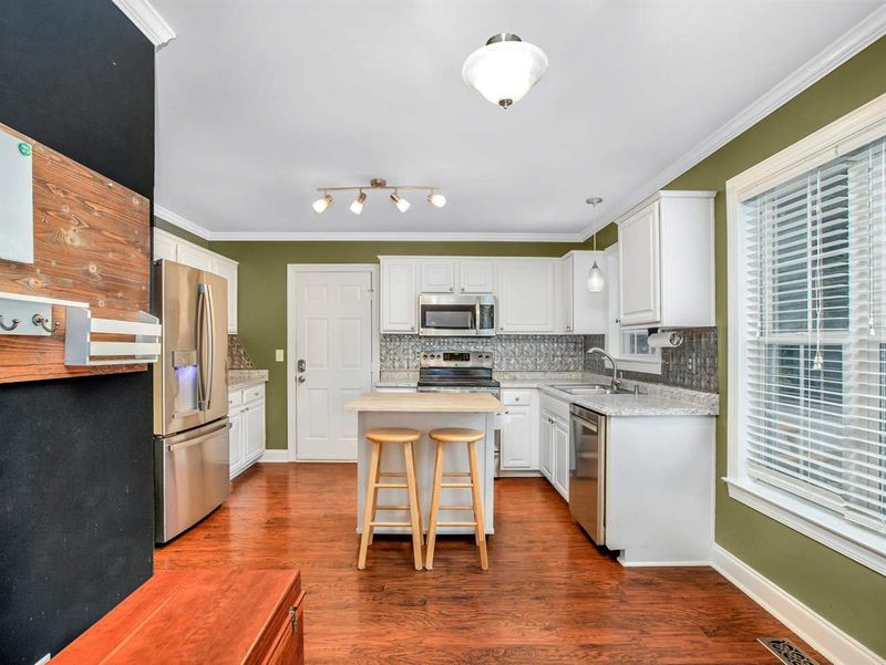 85 Camden Dr, Youngsville, NC 27596