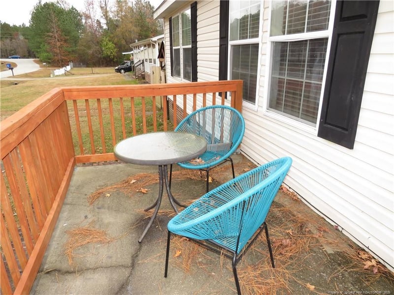 85 Country Walk Ln, Sanford, NC 27332