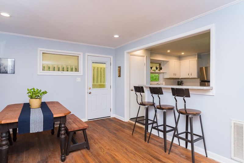 85 Dogwood Acres Dr, Chapel Hill, NC 27516