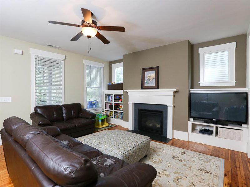 85 Grovewood Ln, Chapel Hill, NC 27516