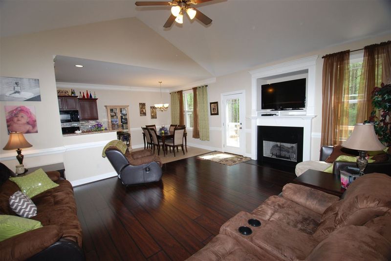 85 Thornhill Ct, Clayton, NC 27520