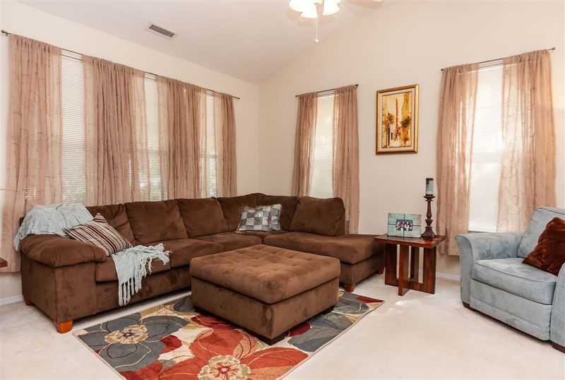 8500 Pillar Gate Ln, Raleigh, NC 27613