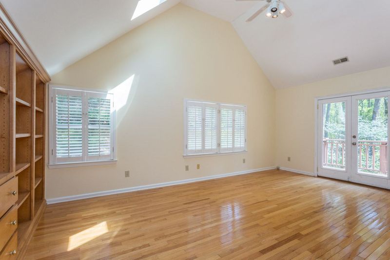 8500 Sterling Bridge Rd, Chapel Hill, NC 27516