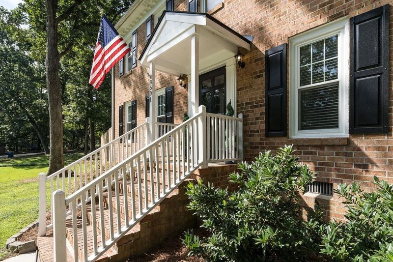 8501 Stonegate Dr, Raleigh, NC 27615