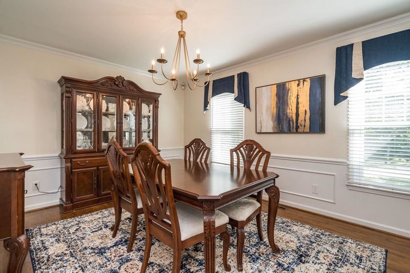 8501 Stonegate Dr, Raleigh, NC 27615