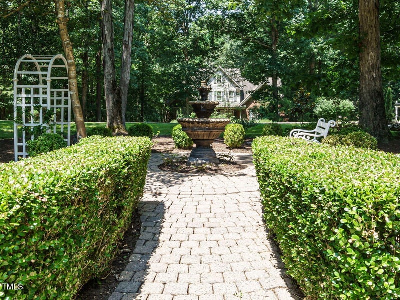 8504 Carlton Oaks Dr, Wake Forest, NC 27587