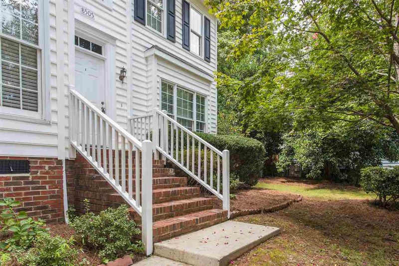 8505 Powis Cir, Raleigh, NC 27615