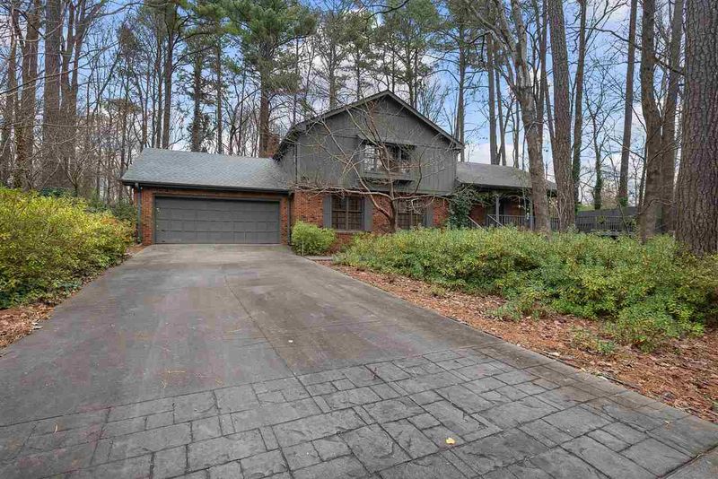 8505 Valley Brook Dr, Raleigh, NC 27613