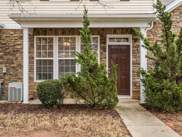 8506 Micollet Ct, Raleigh, NC 27613