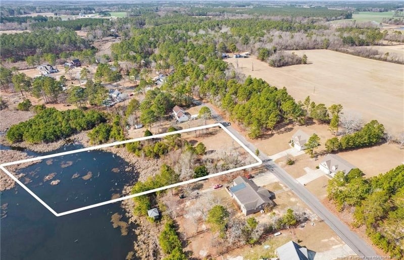 8509 Independence Dr, Hope Mills, NC 28348