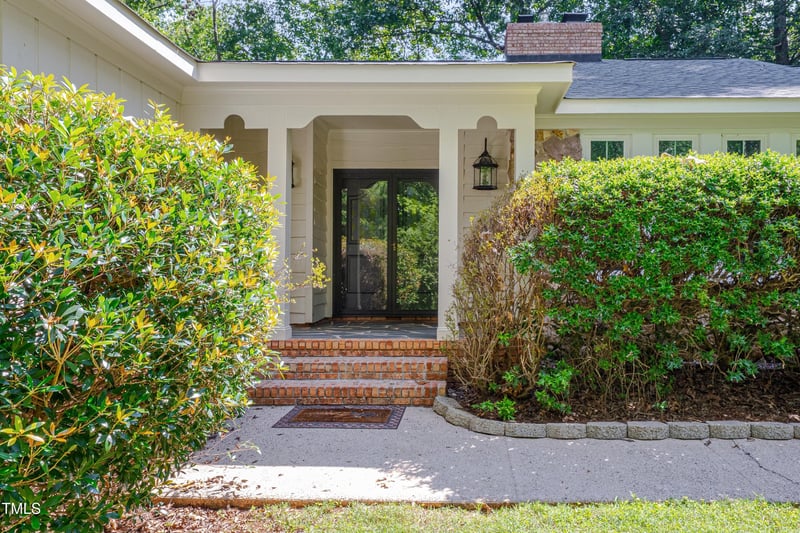 8509 Valley Brook Dr, Raleigh, NC 27613