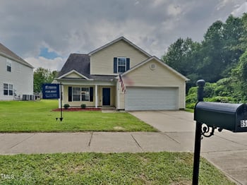 851 Red Oak Tree Dr, Fuquay Varina, NC 27526