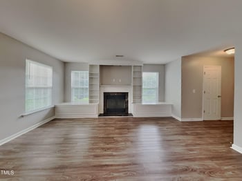 851 Red Oak Tree Dr, Fuquay Varina, NC 27526