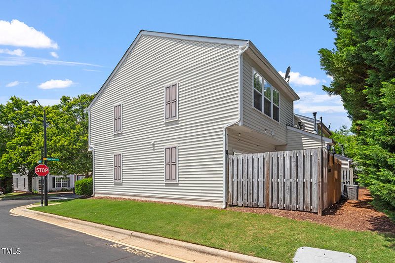 8510 Mount Valley Ln, Raleigh, NC 27613