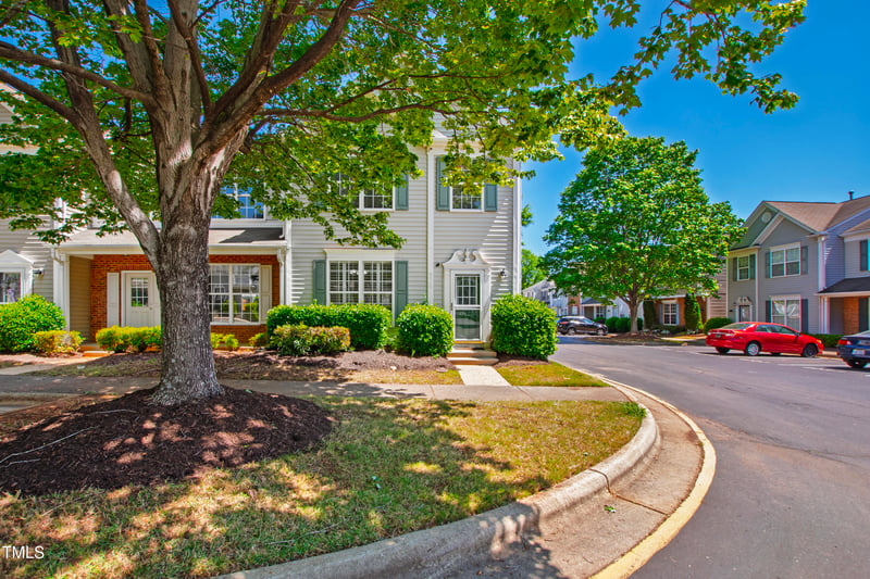 8510 Silhouette Pl, Raleigh, NC 27613