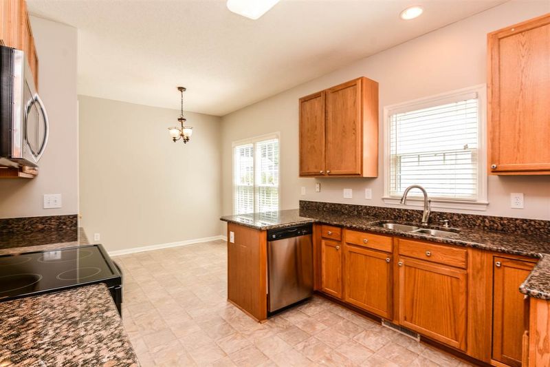 8513 Erinsbrook Dr, Raleigh, NC 27617