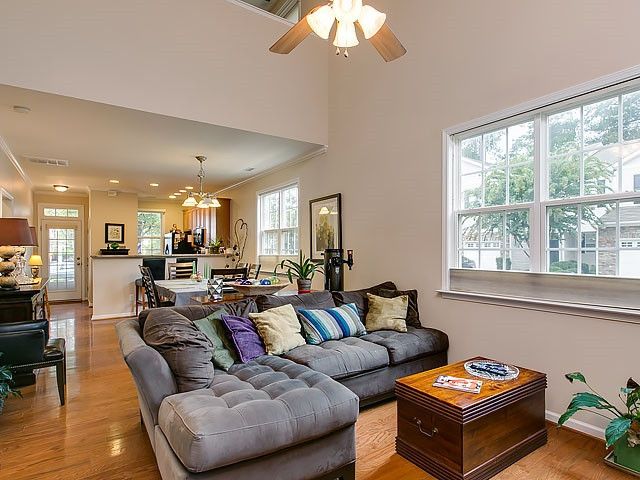 8518 Micollet Ct, Raleigh, NC 27613