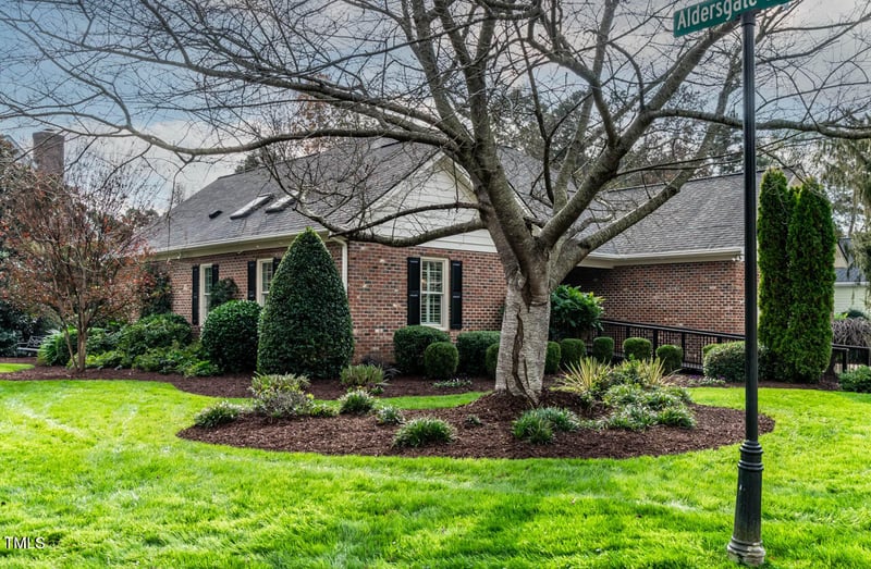 8520 Davishire Dr, Raleigh, NC 27615