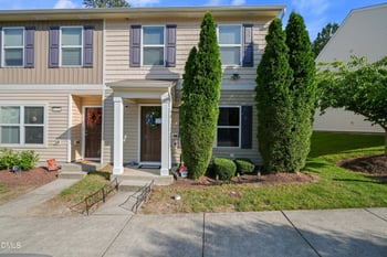 8520 Quarton Dr, Raleigh, NC 27616