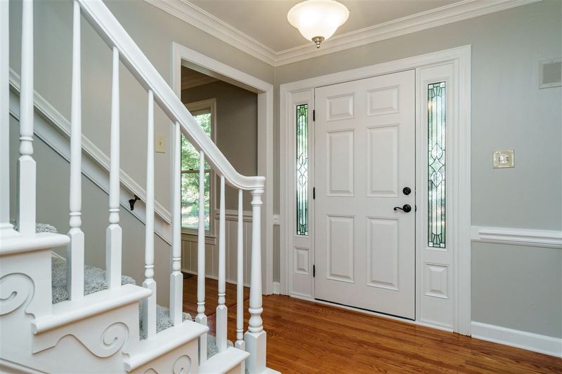 8520 Seagate Dr, Raleigh, NC 27615