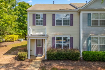 8520 Silhouette Pl, Raleigh, NC 27613