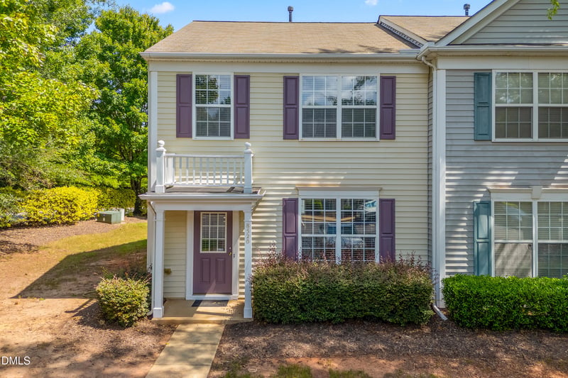8520 Silhouette Pl, Raleigh, NC 27613